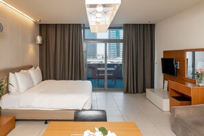 Studio, 1 King Bed, Balcony