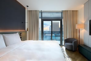 Literie de qualité, minibar, coffre-fort, décor unique