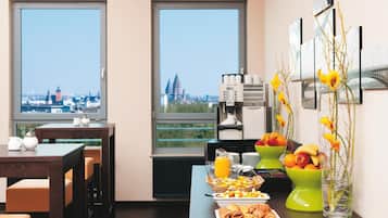 Morgenmadsbuffet hver dag (19 EUR pr. person)