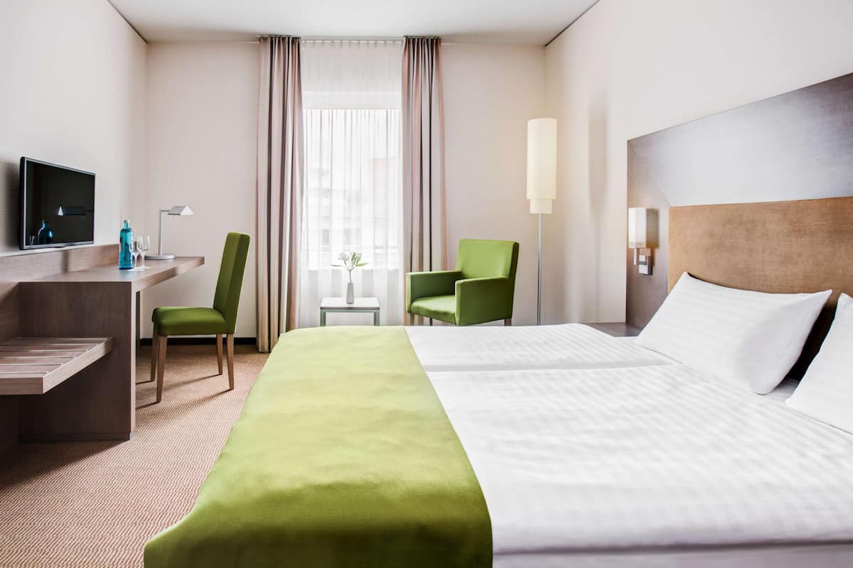 Standard Room | Premium bedding, minibar, in-room safe, desk