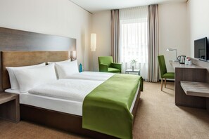 Business Room | Premium bedding, minibar, in-room safe, desk - IntercityHotel Mainz (Mainz)
