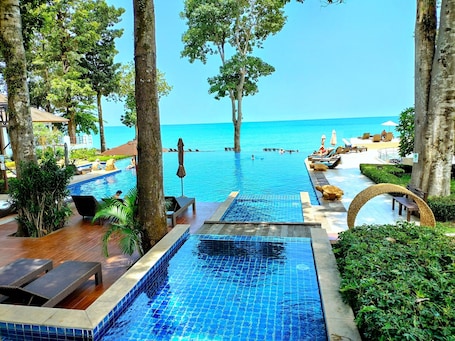 2 outdoor pools. Chang Buri Resort & Koh Chang Hillside