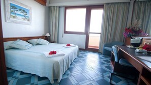 In-room safe, cots/infant beds, bed sheets - Club Esse Roccaruja (Stintino)