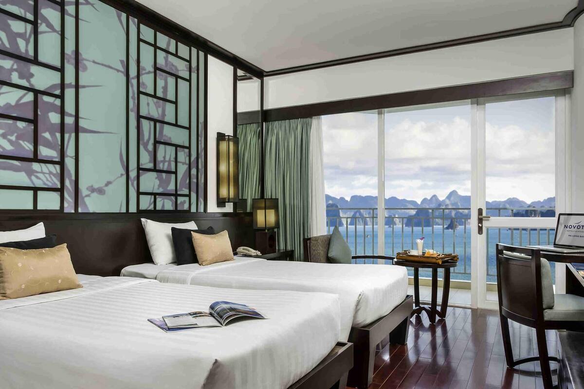 Kamar Twin Superior, 2 Tempat Tidur Twin | Minibar, brankas, meja kerja, dan ruang kerja ramah laptop