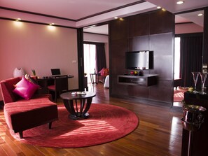 Junior Suite, 1 King Bed