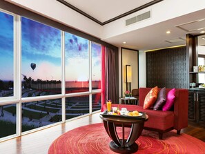 Junior Suite, 1 King Bed