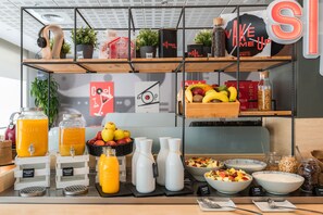 Tägliches Frühstücksbuffet gegen Gebühr
