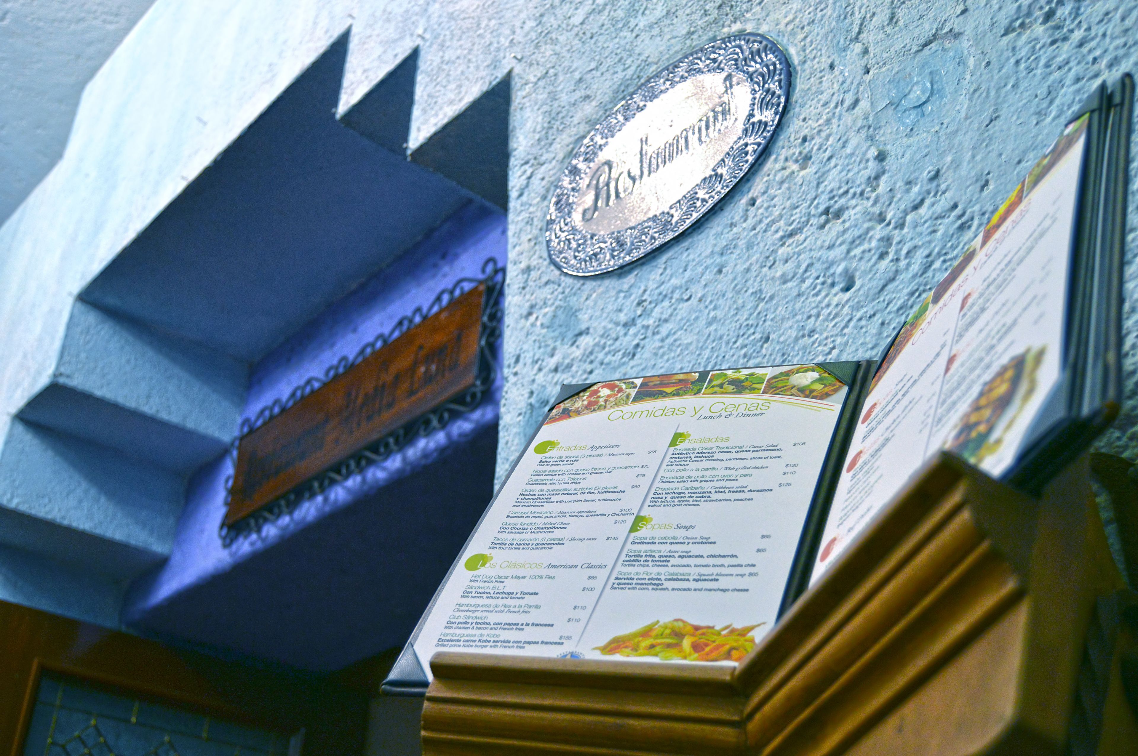 breakfast, lunch, dinner served; pool views