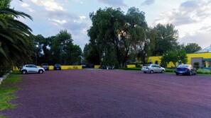 Parking - Villas Arqueologicas Teotihuacan (Teotihuacan)