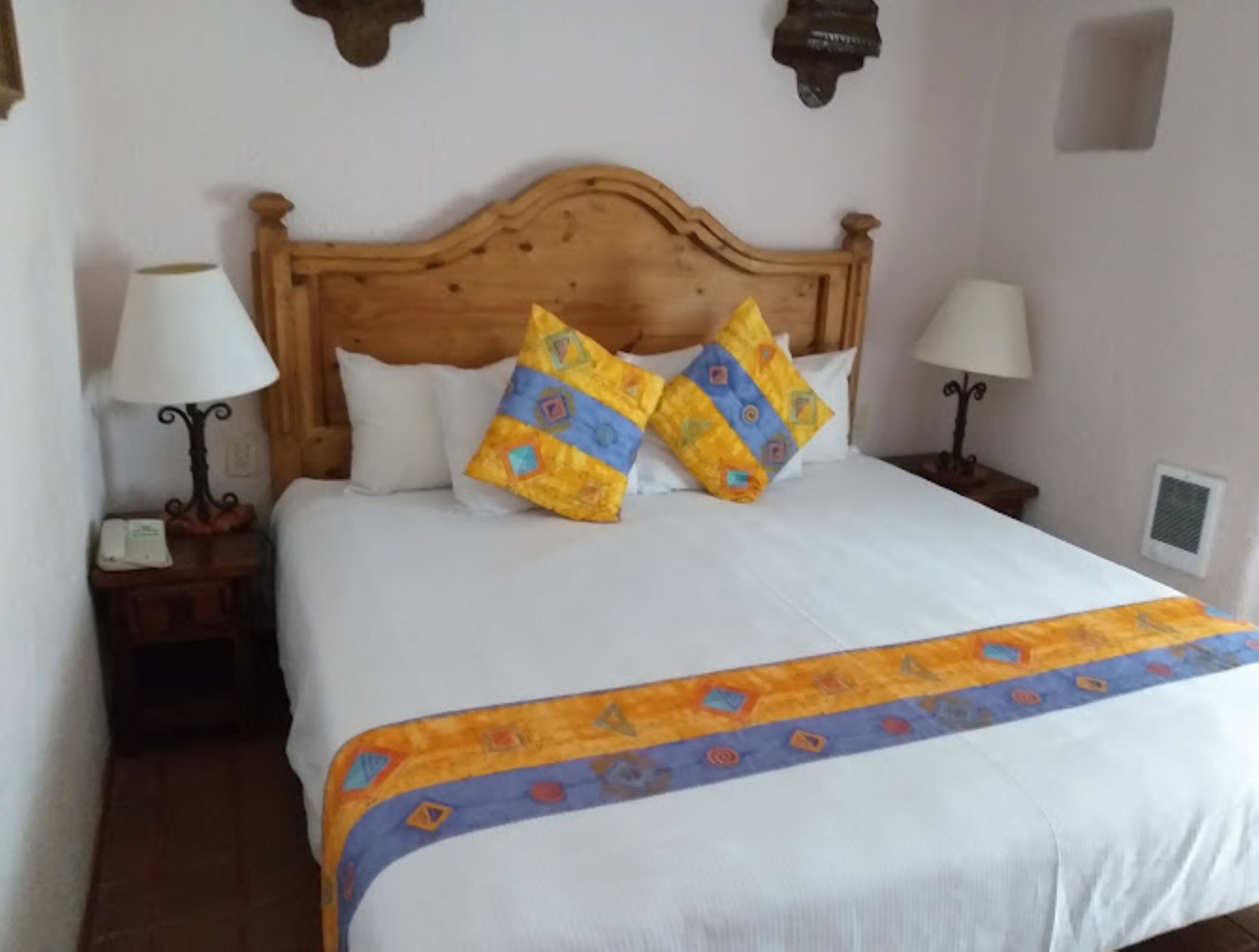 Habitación estándar | Caja de seguridad en la habitación y escritorio 