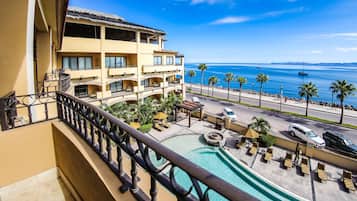 Habitación de lujo, vista al océano | Vista del balcón