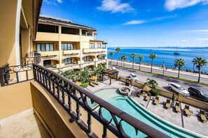 Luxury Room, Ocean View | Balcony view