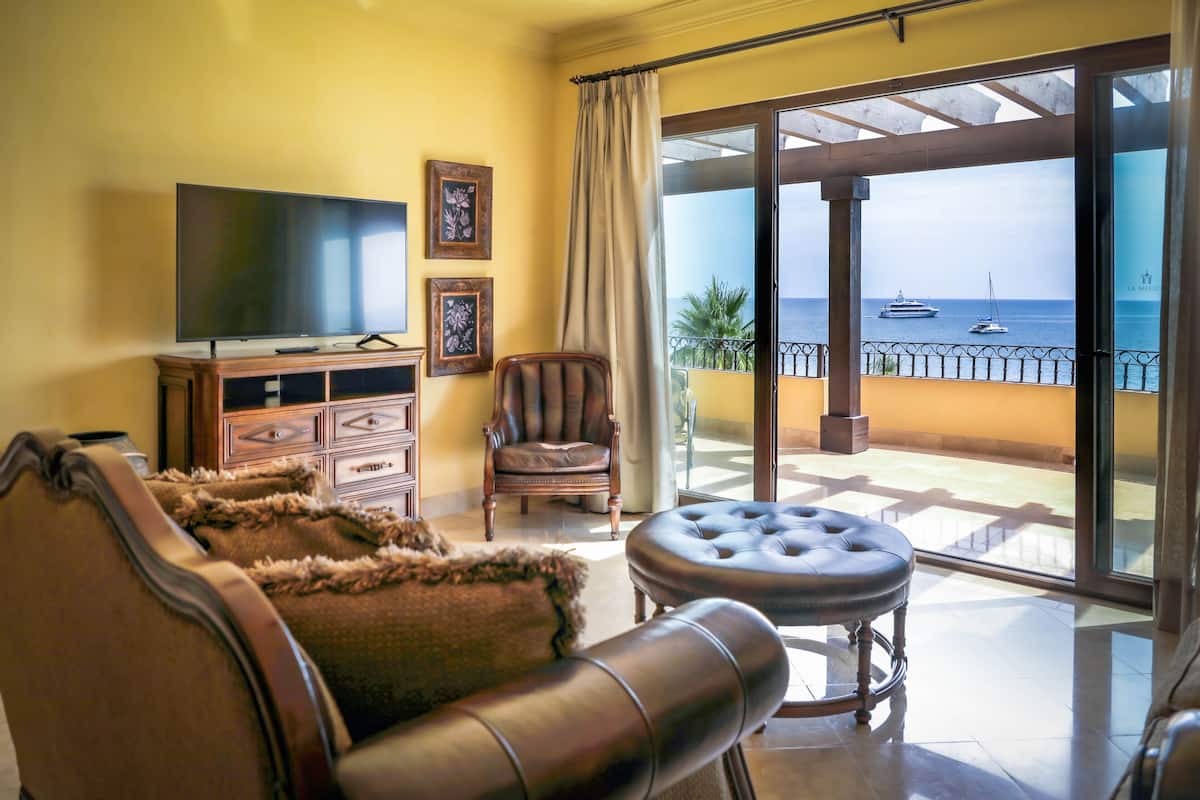 luxury room, 1 bedroom, ocean view (superior) | 1 bedroom, premium bedding, in-room safe, desk