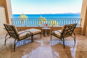 Terrace/patio - La Mision Loreto Hotel (Loreto)