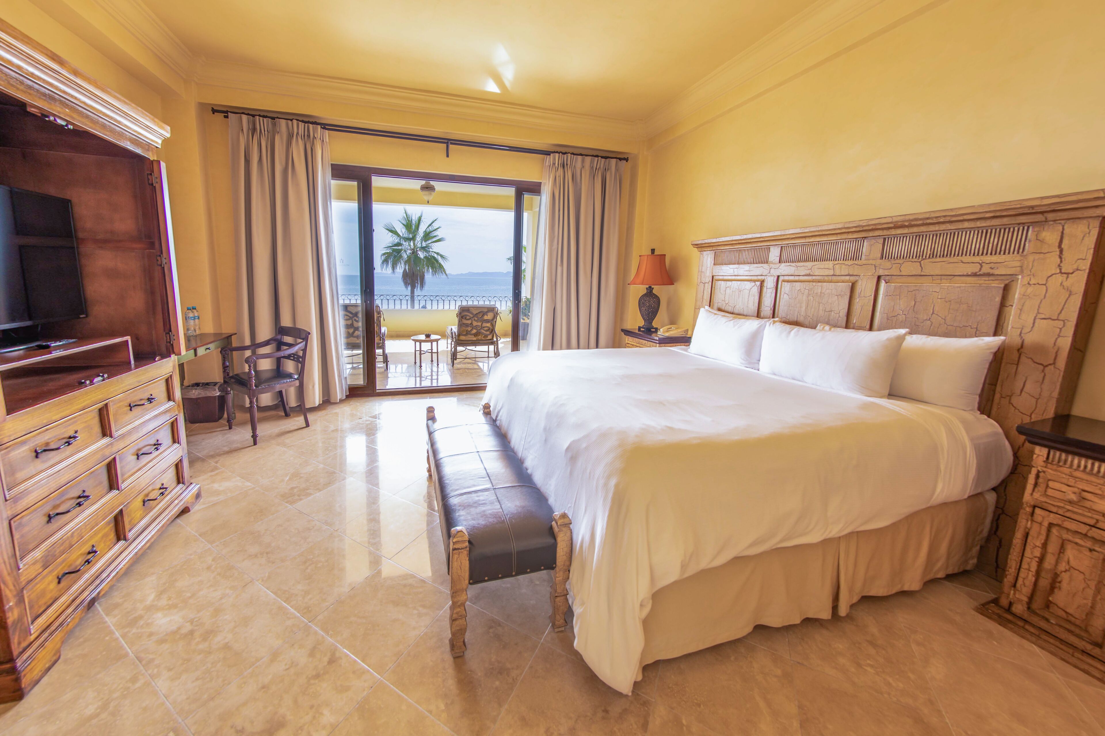 Luxury Room, Ocean View | Premium bedding, in-room safe, desk, laptop workspace