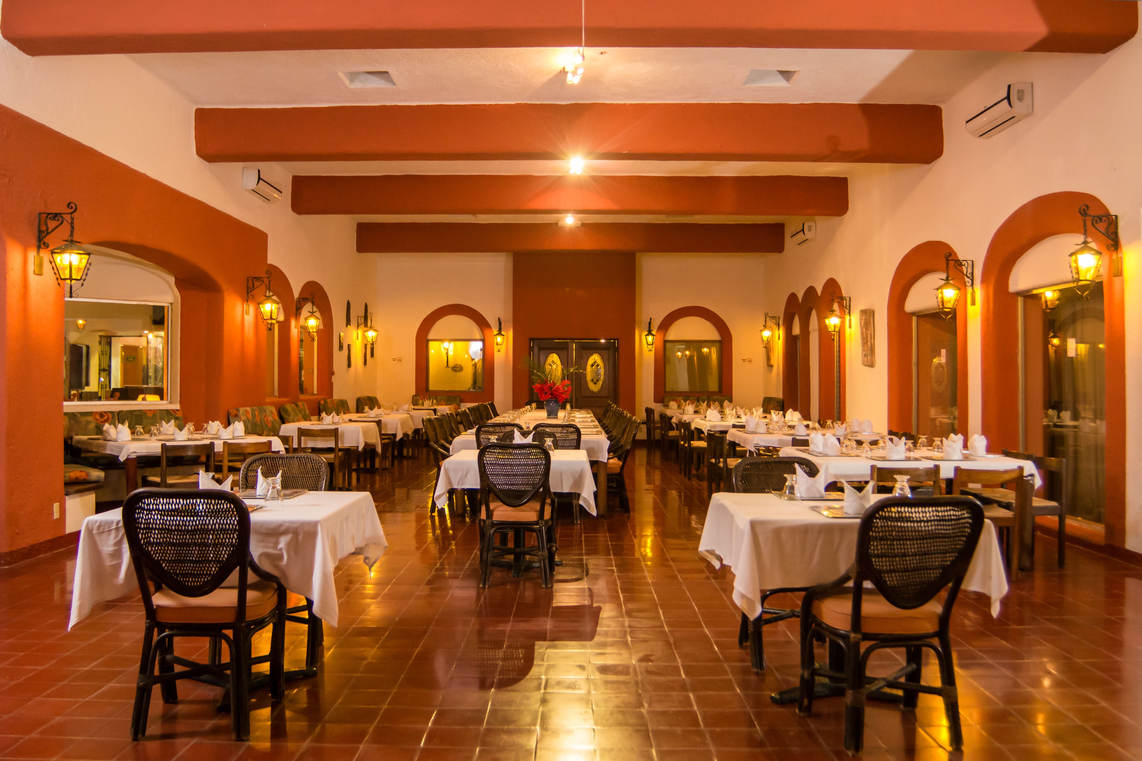 breakfast, lunch, dinner served; pool views