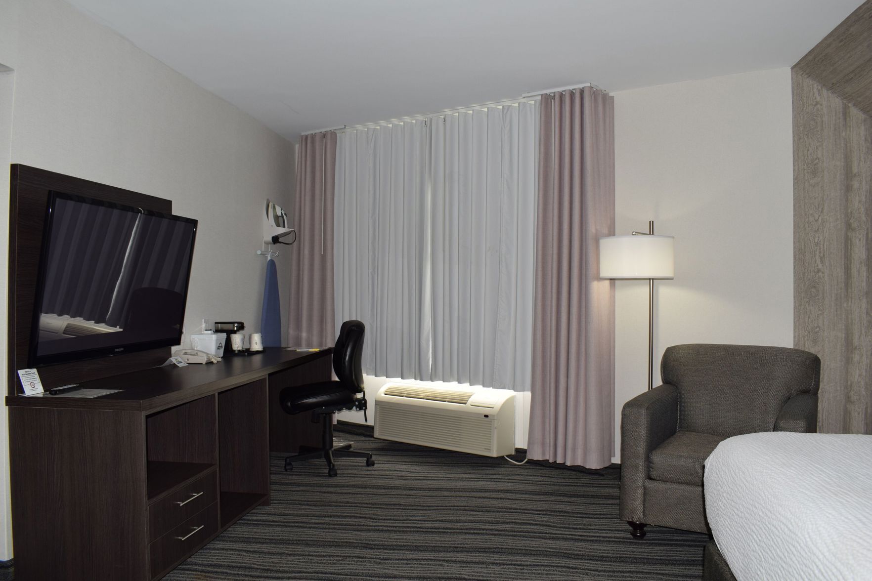 Premium bedding, pillow-top beds, in-room safe, desk