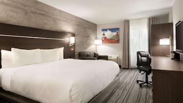 One-Bedroom Suite, 1 King Bed, Non Smoking | Hochwertige Bettwaren, Pillowtop-Betten, Zimmersafe, Schreibtisch