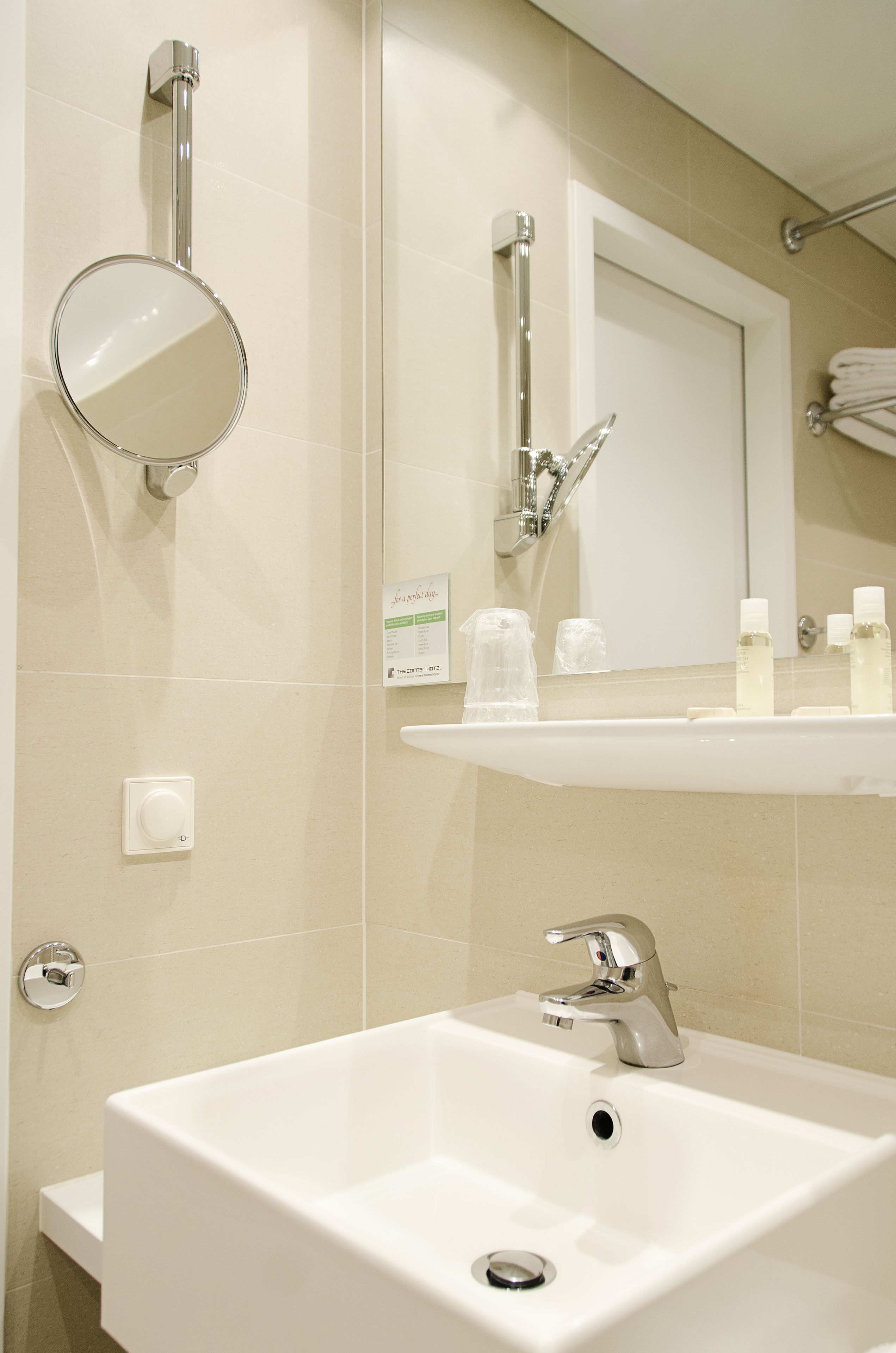 Photo - Homaris The Corner – Self-Check In