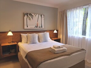 Lägenhet Deluxe - 1 sovrum | Mörkläggningsgardiner, strykjärn/strykbräda, gratis wi-fi och sängkläder