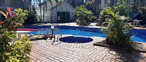 Bain à remous extérieur