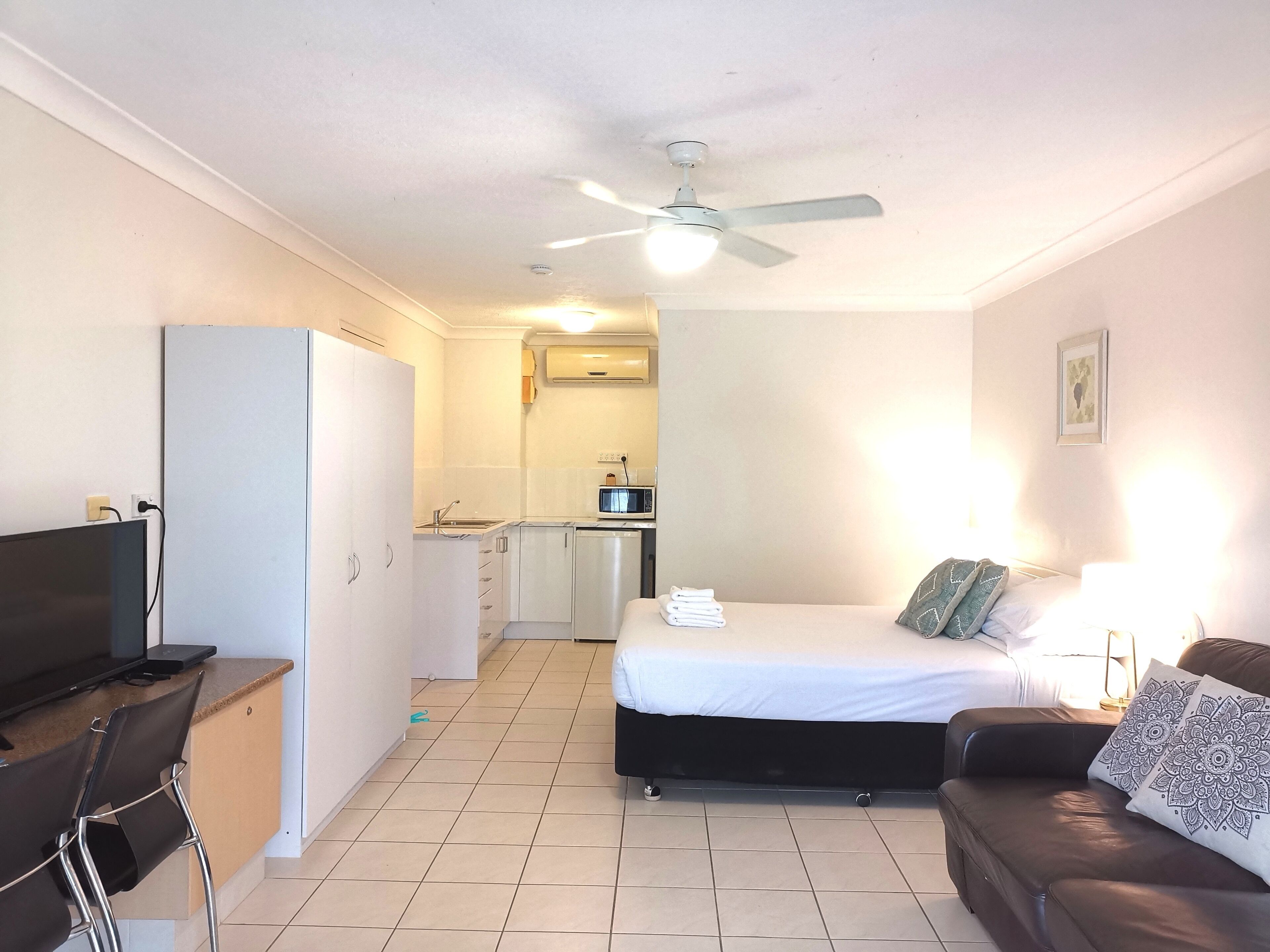 Bay of Palms — image 19