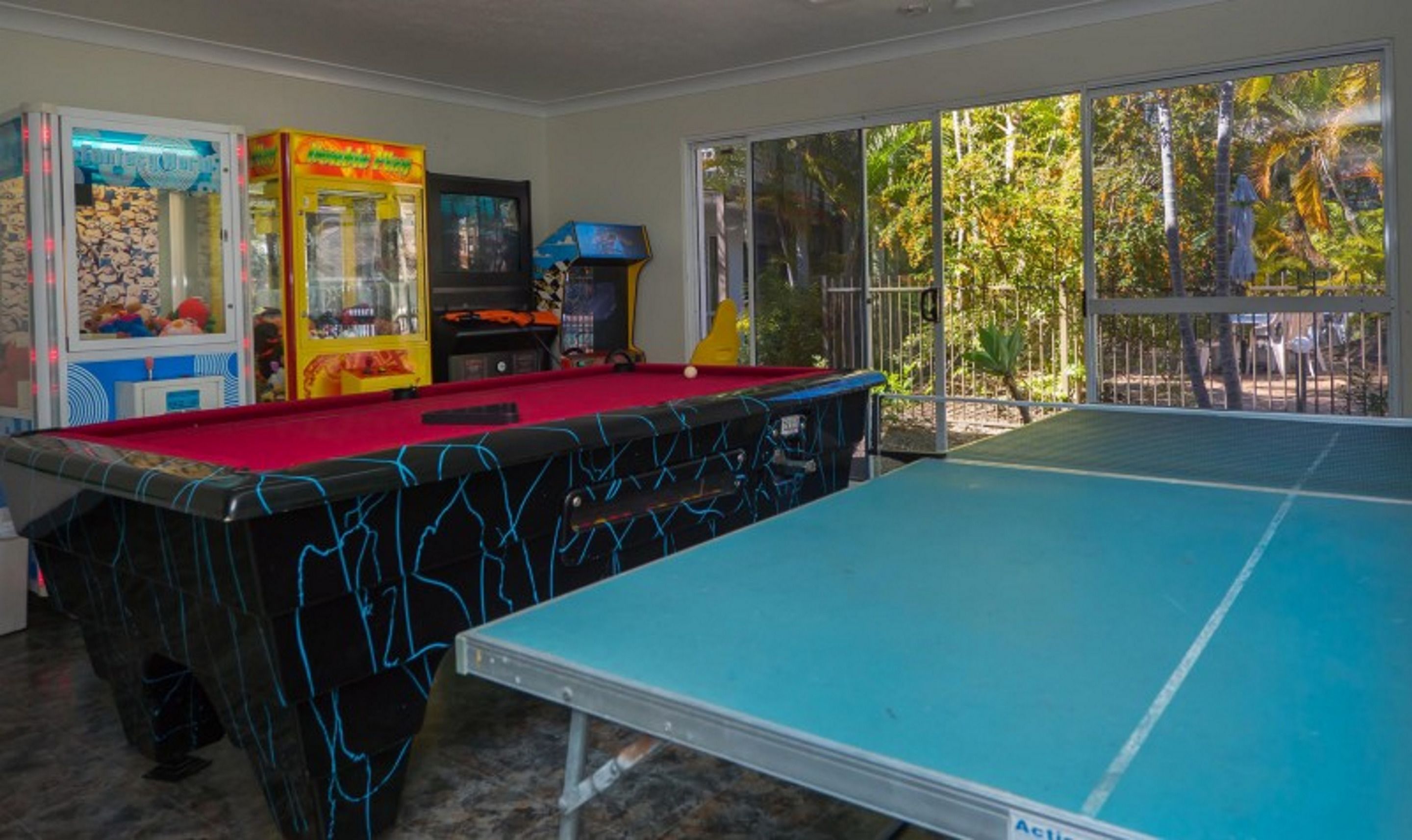 Bay of Palms — image 29