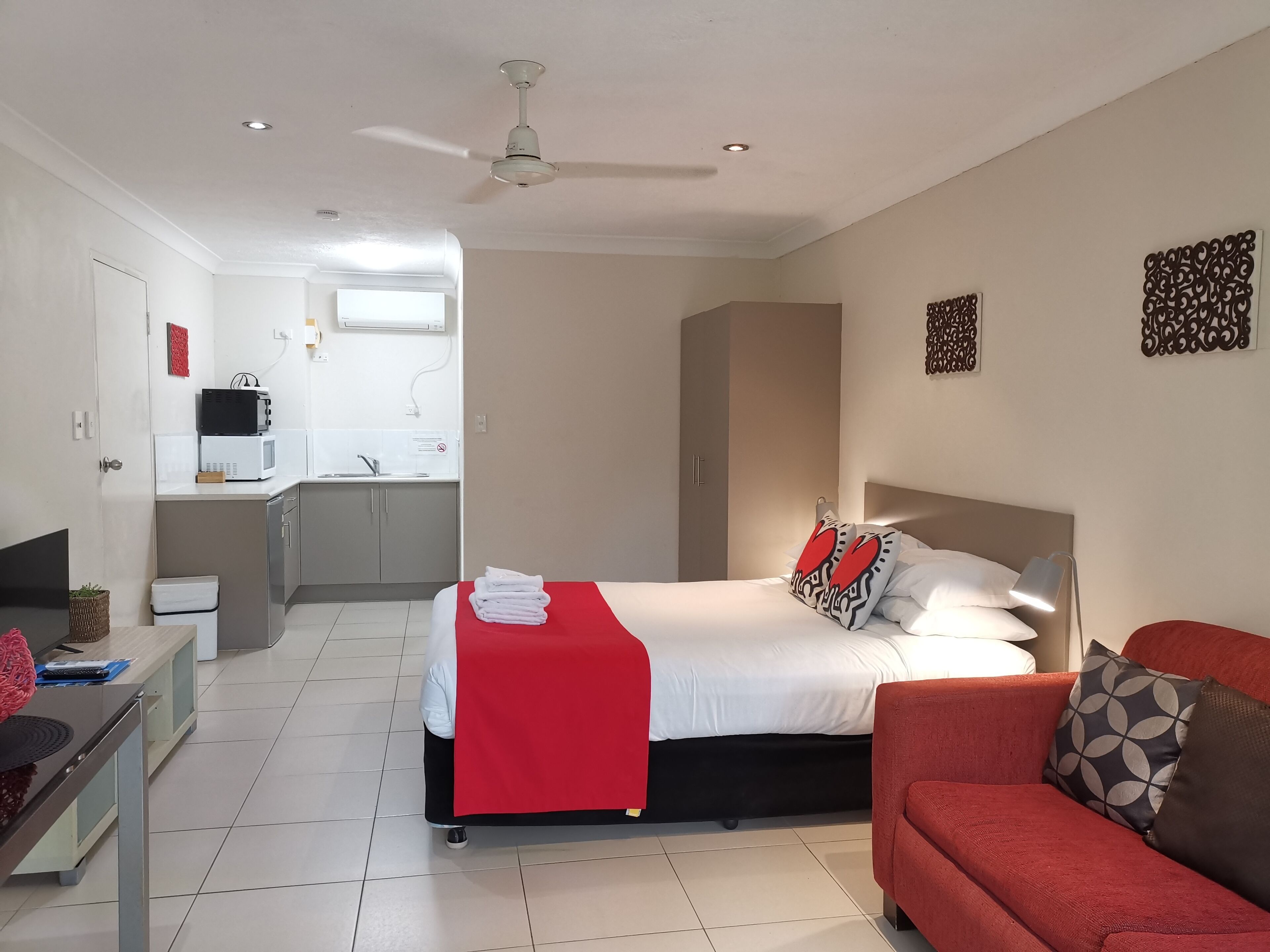 Bay of Palms — image 20