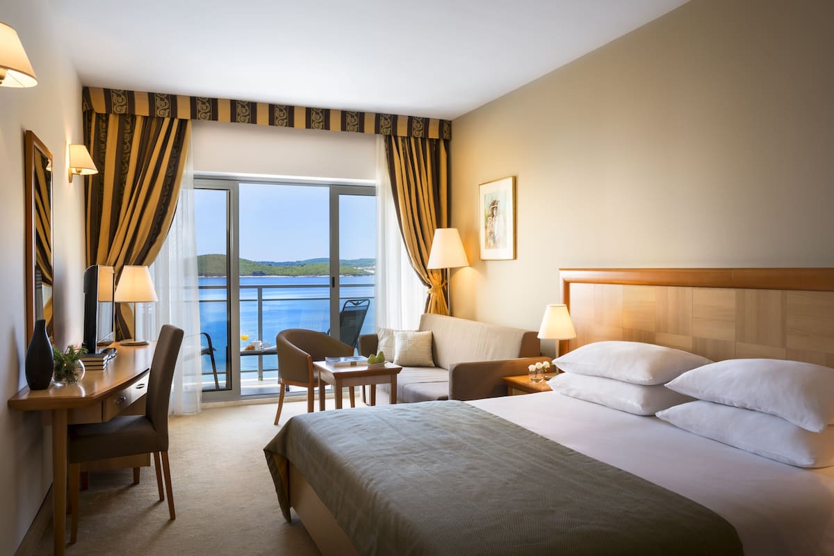 1 bedroom, minibar, in-room safe, desk