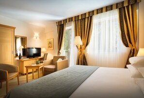 Comfort double room | Minibar, in-room safe, desk, blackout drapes - Aminess Vival Grand Azur Hotel (Orebic)