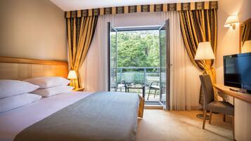 Superior double room with balcony | Vue de la chambre