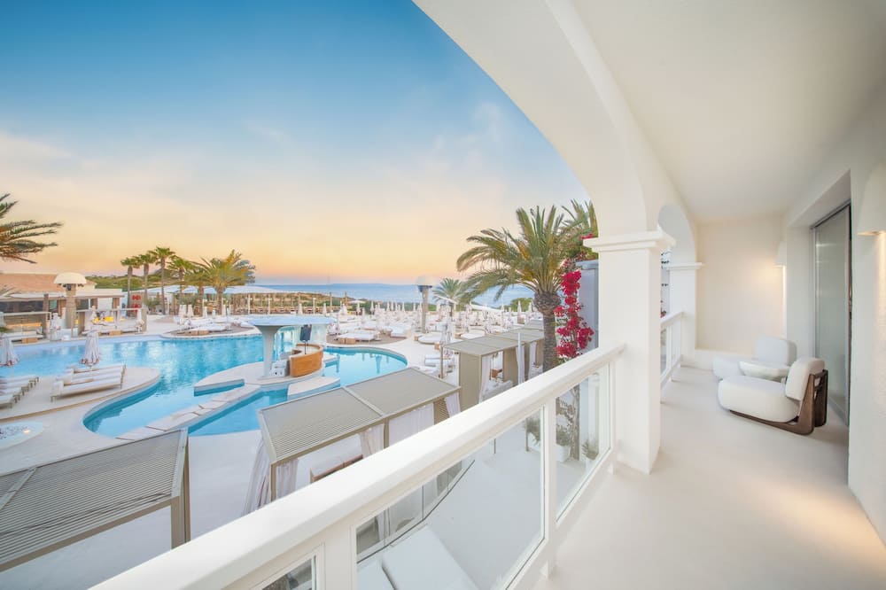 Destino Five Ibiza - 5-Star Grand Luxe Resort - Free Entrance to Pacha Club
