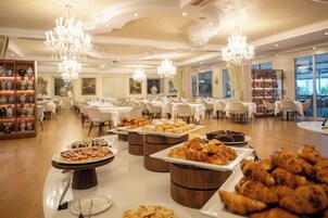 Free daily local cuisine breakfast