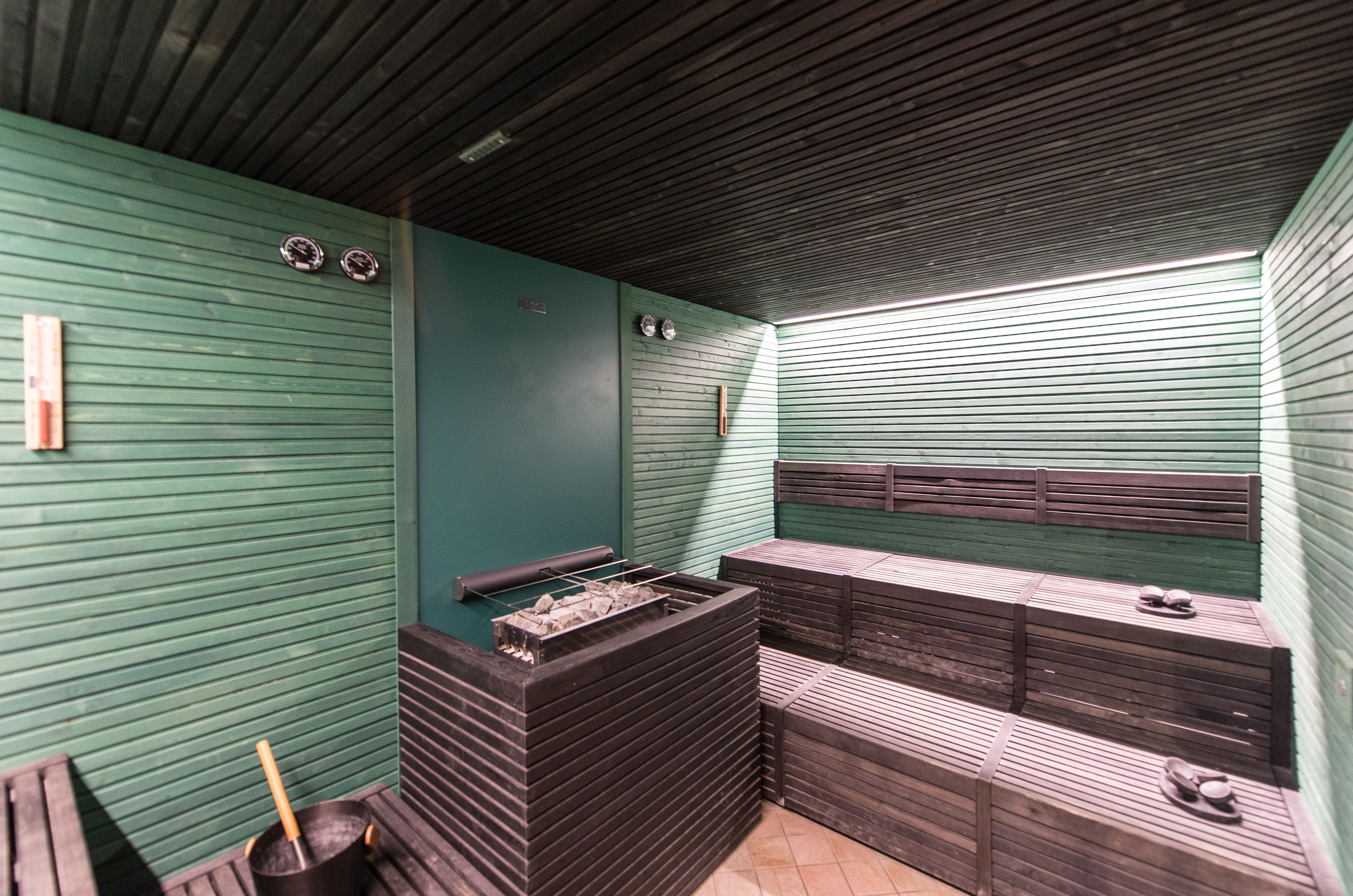 sauna, turkish bath/hammam, body treatments, aromatherapy