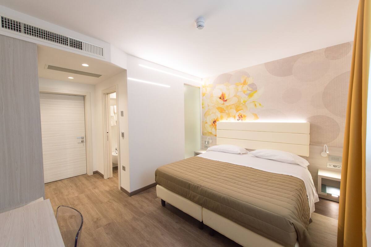 Minibar, in-room safe, desk, soundproofing
