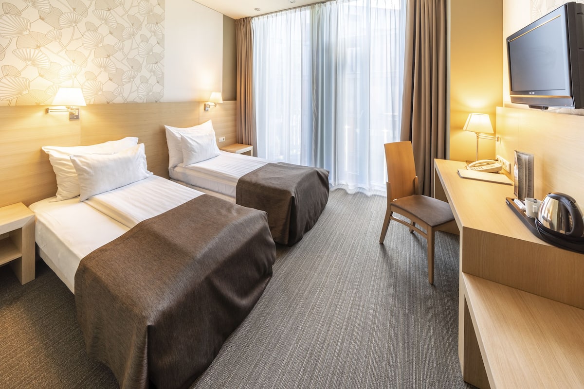 minibar, in-room safe, desk, laptop workspace