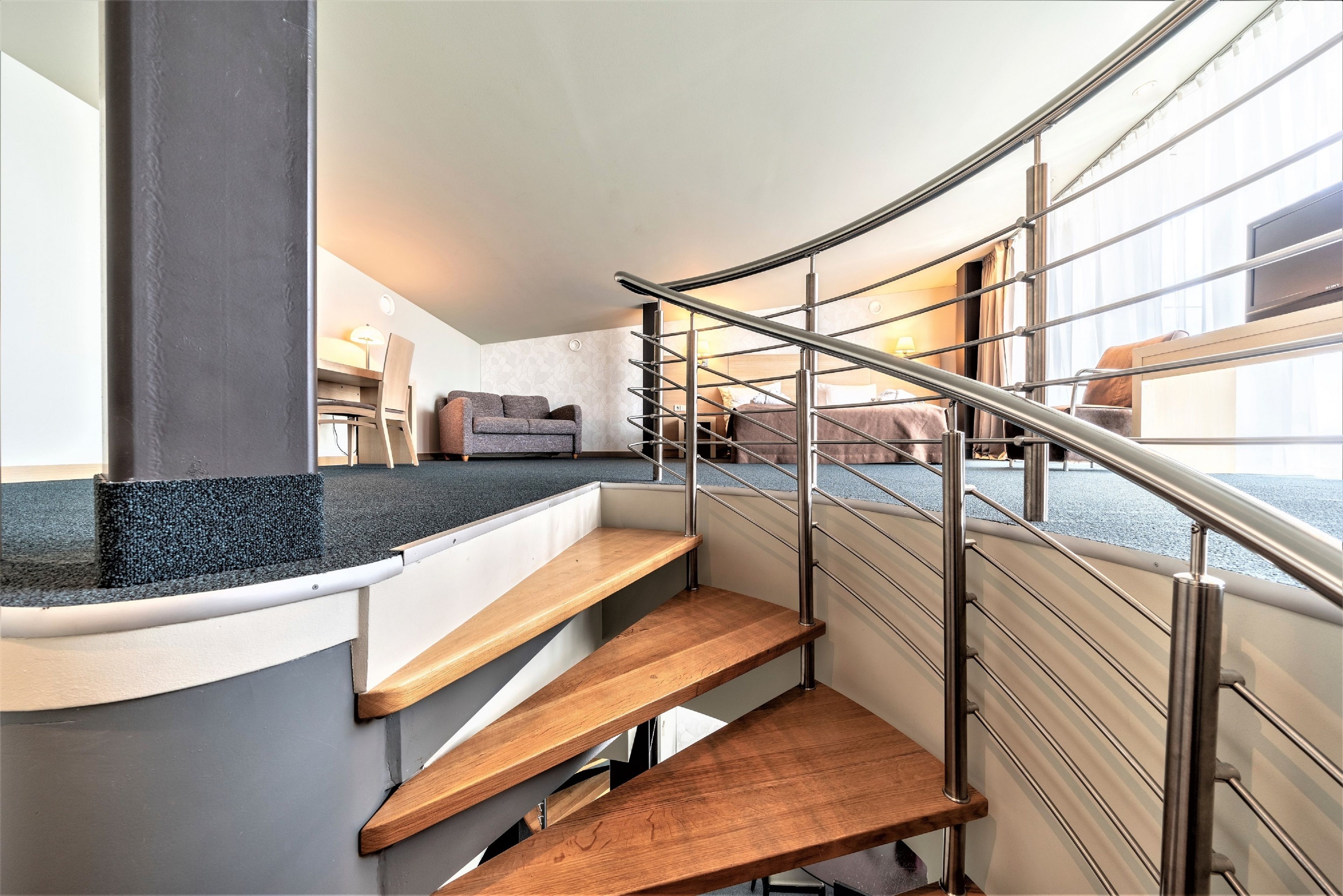 suite | minibar, in-room safe, desk, laptop workspace