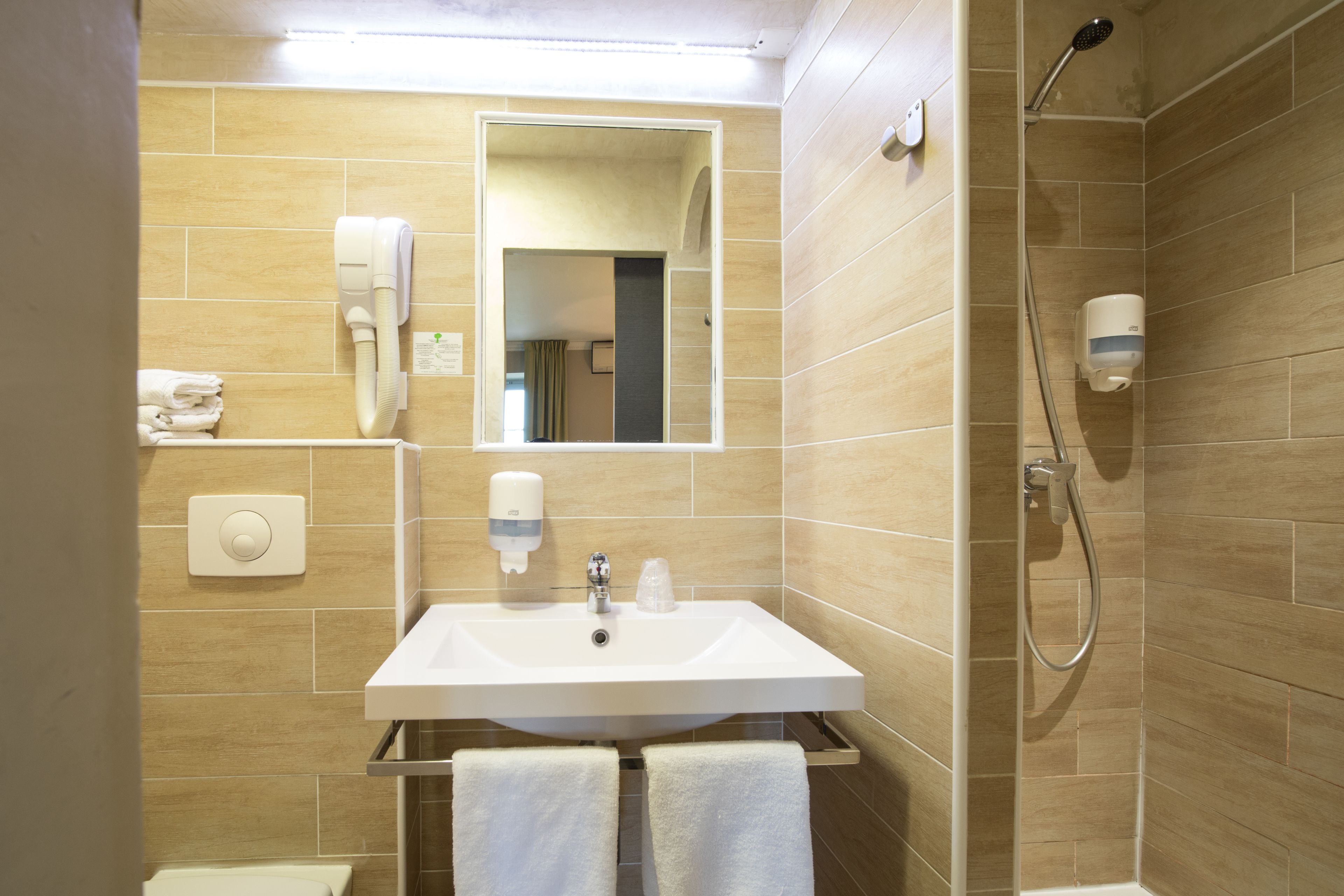 quadruple room | bathroom | shower, hair dryer, towels