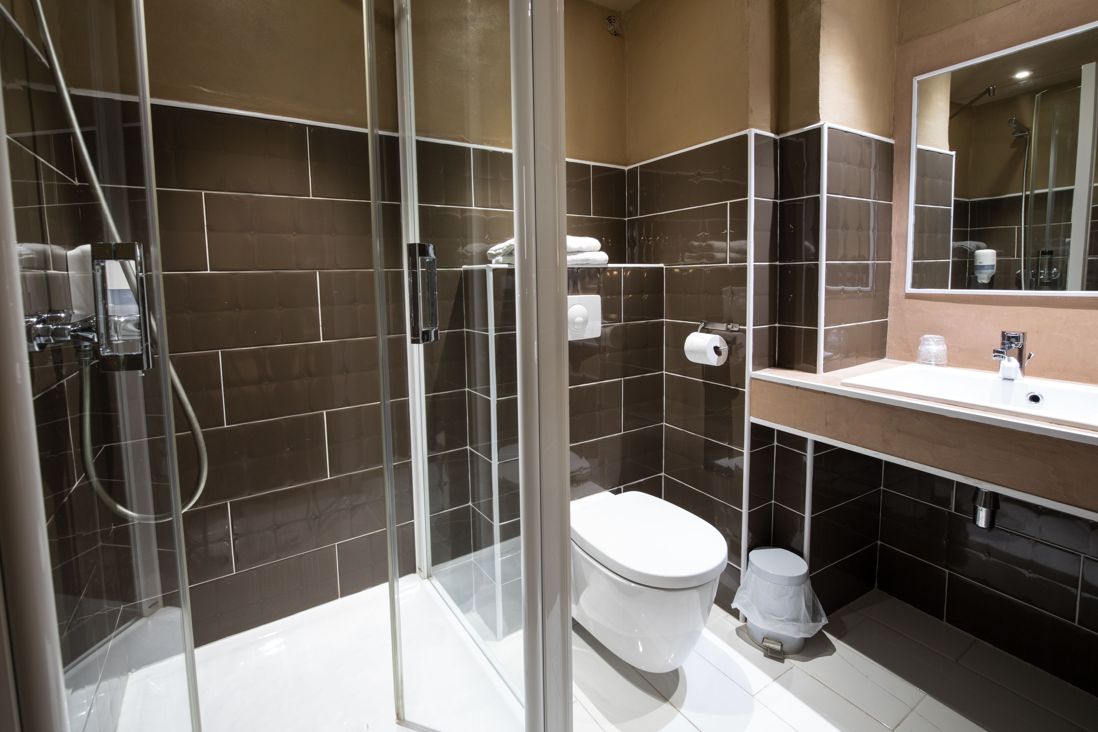 triple room | bathroom | shower, hair dryer, towels