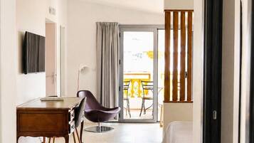 Suite monolocale, letti multipli, cucina | Biancheria da letto di alta qualità, una scrivania, insonorizzazione