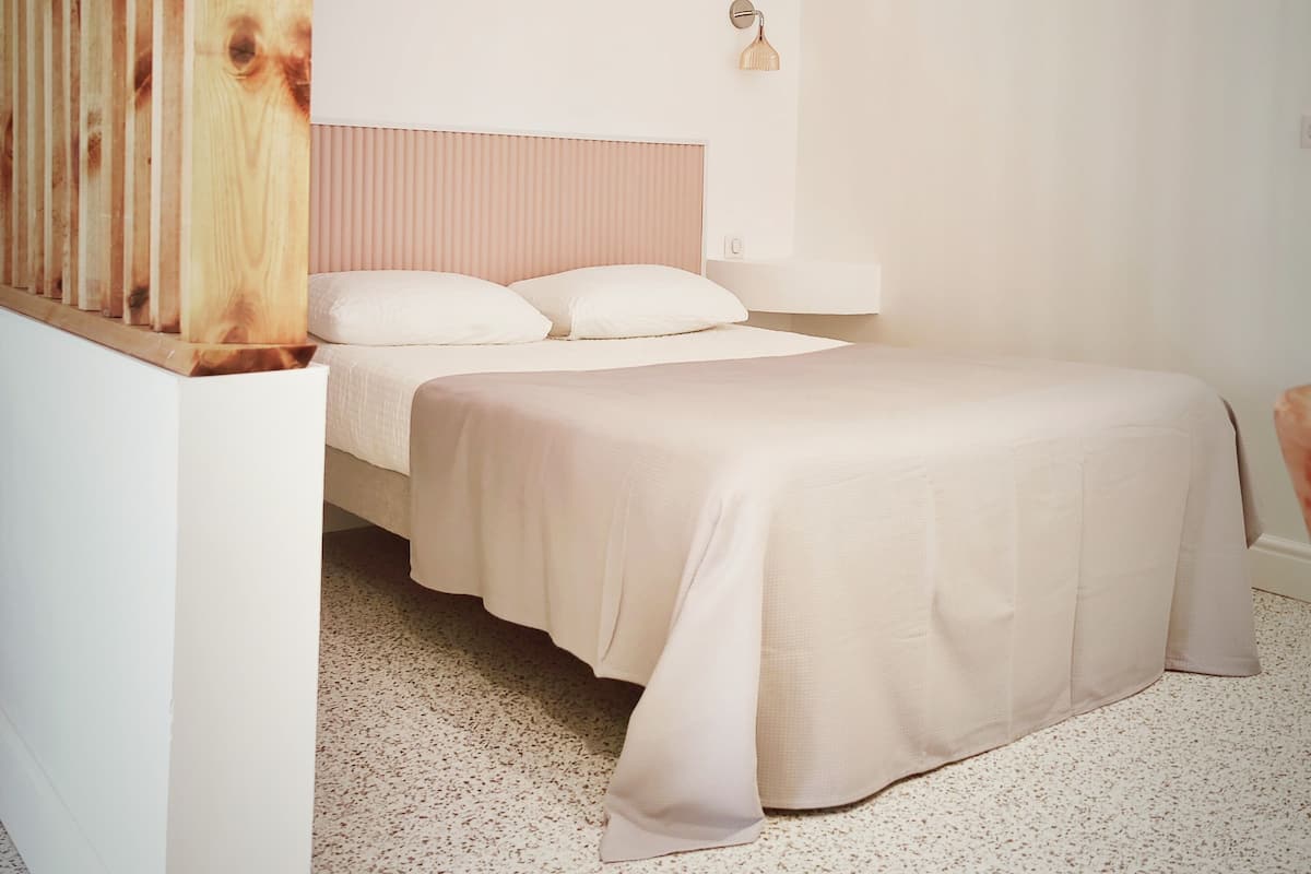Suite estudio, 1 cama matrimonial y sofá cama, cocina | Camas Select Comfort, escritorio, insonorización y wifi gratis