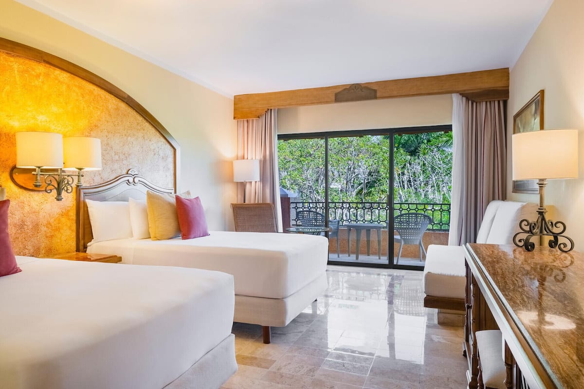 1 bedroom, free minibar, in-room safe, desk