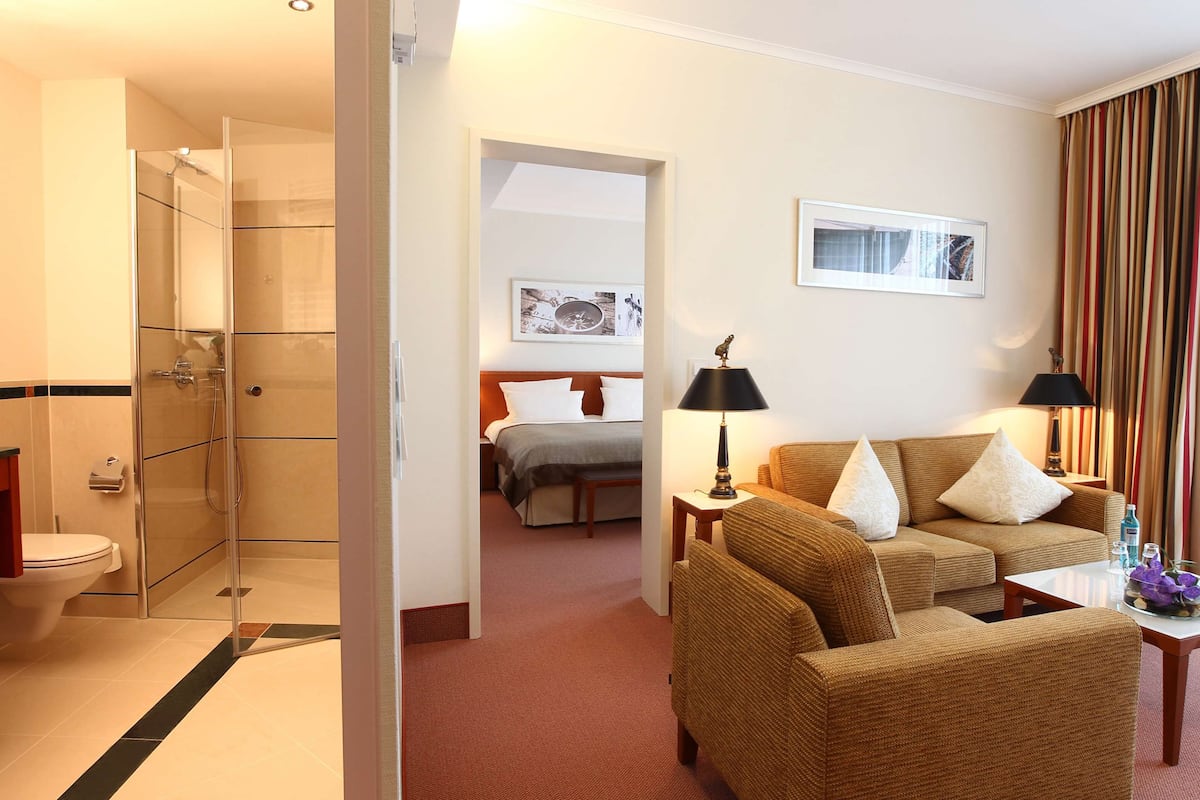 comfort suite | premium bedding, in-room safe, individually decorated