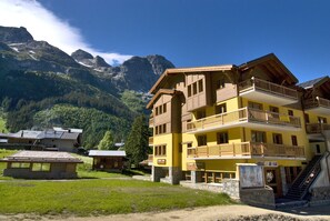 Fachada de la propiedad