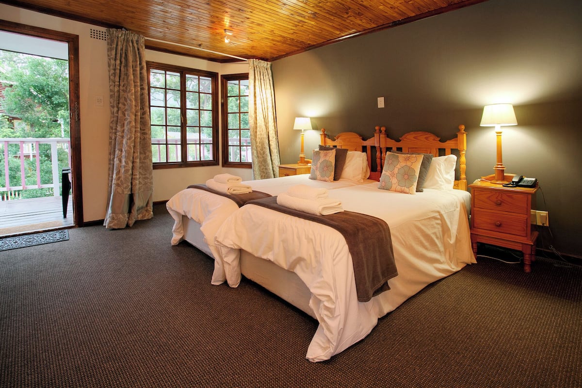 Log Room East (TT) | In-room safe, individually decorated, individually furnished