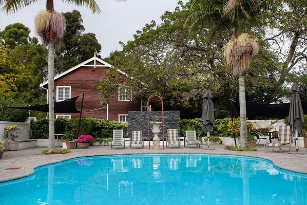 Outdoor pool, pool loungers