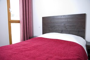 Blackout drapes, cribs/infant beds, free WiFi