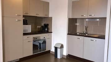 Tủ lạnh, lò nướng, bếp nấu, máy rửa bát