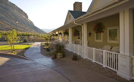 Porch. Wine Country Inn Palisade