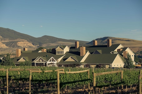 Exterior. Wine Country Inn Palisade